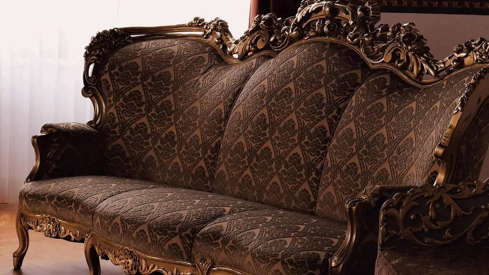Antique Rococo-style Sofa Restoration Bur Dubai