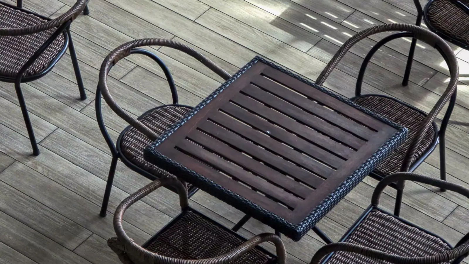 Commercial Furniture Repair & Upholstery in Business Bay | Furniture Dubai